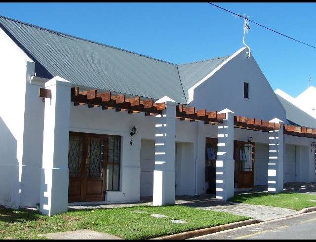 2 BEDROOM TOWNHOUSE FOR SALE IN WELLINGTON CENTRAL